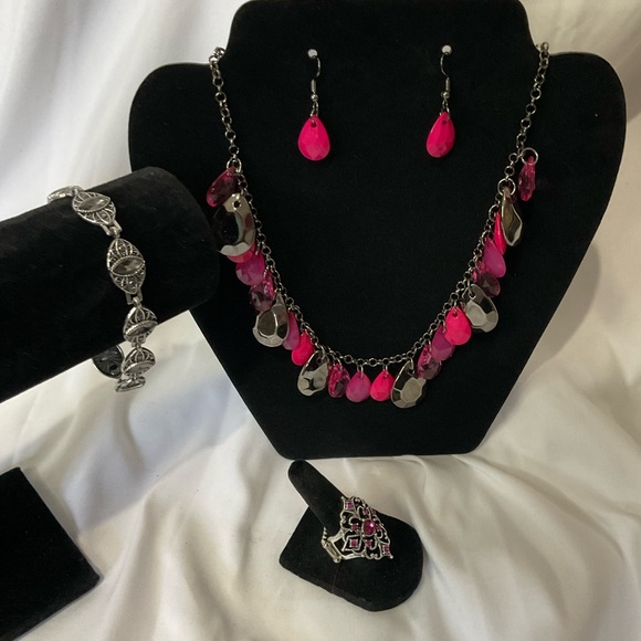 Paparazzi Women’s Jewelry Set Pink Gunmetal Fuchsia Necklace,Ring,Bracelet, NWOT - Picture 5 of 11